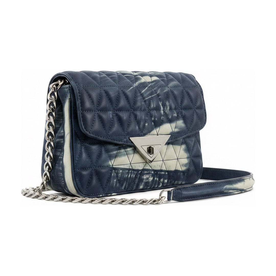 Bolsa Schutz Matelassê Azul Marinho Alça Corrente Prata - ângulo